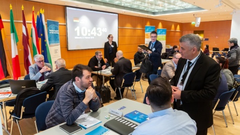 Menschen in einem Workshop, Messeimpressionen Intec - Internationale Fachmesse für Werkzeugmaschinen, Fertigungs- und Automatisierungstechnik